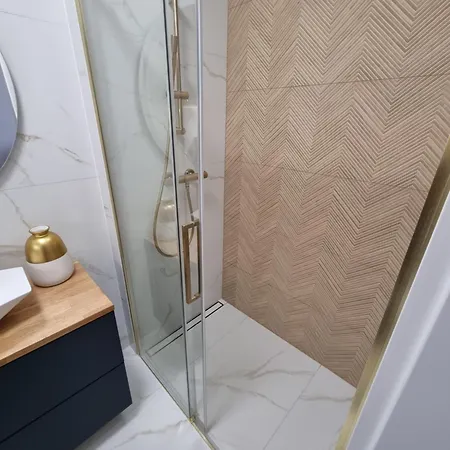 Baltic Waves Baseny Bawialnia Silownia Garaz W Cenie